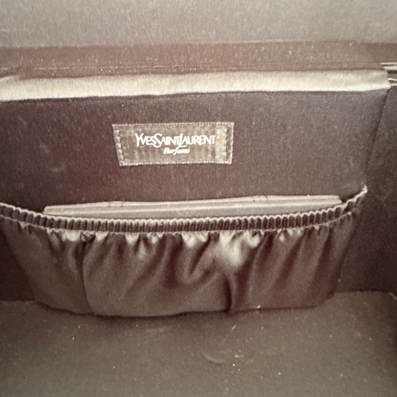 Yves Saint Laurent cosmetic box - Picture 7 of 14